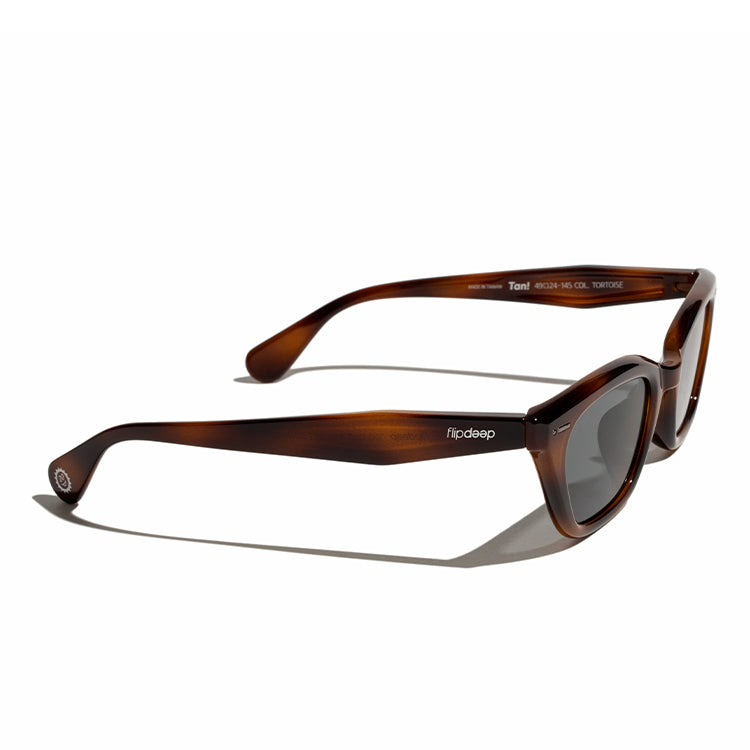 TAN! - tortoise / black