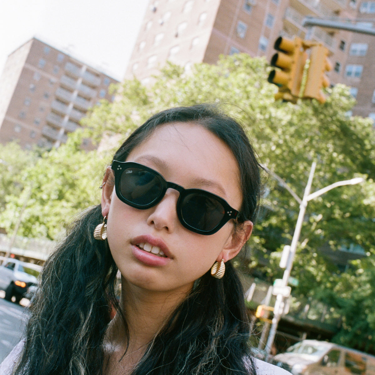 Logos - black / black