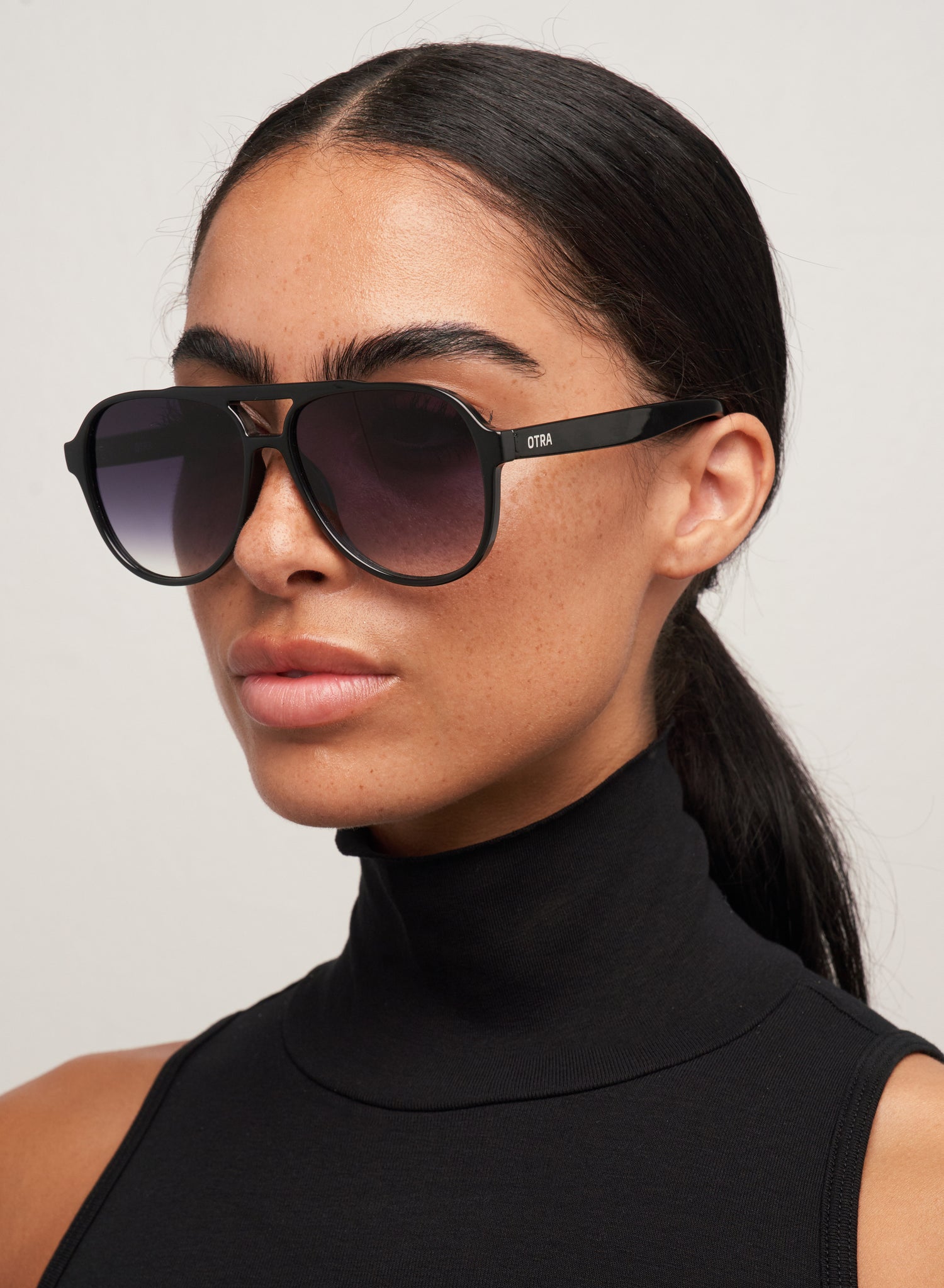 Stevie - Black / black